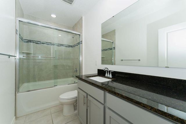 138 SW Carter Avenue, Port St. Lucie, FL 34983