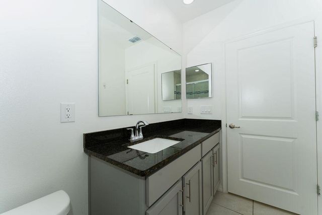 138 SW Carter Avenue, Port St. Lucie, FL 34983