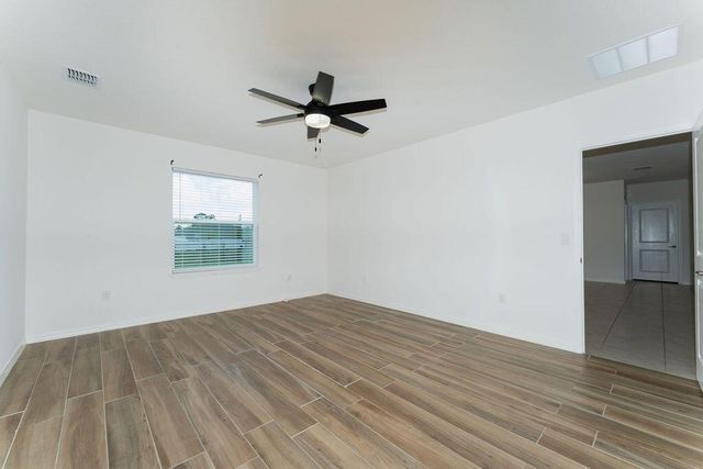138 SW Carter Avenue, Port St. Lucie, FL 34983