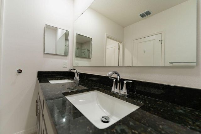 138 SW Carter Avenue, Port St. Lucie, FL 34983