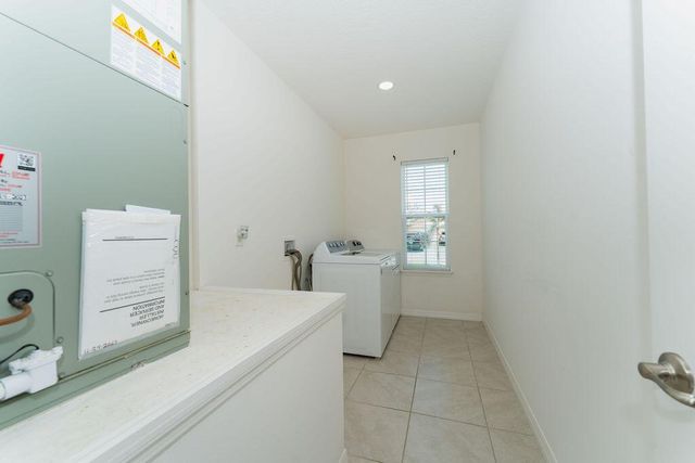 138 SW Carter Avenue, Port St. Lucie, FL 34983