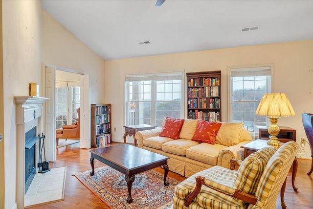 4444 Pheasant Ridge Rd Apt 405, Roanoke, VA 24014