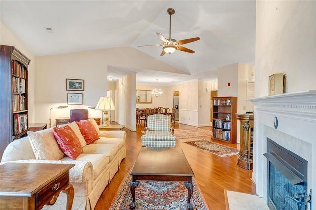 4444 Pheasant Ridge Rd Apt 405, Roanoke, VA 24014