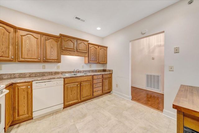 4444 Pheasant Ridge Rd Apt 405, Roanoke, VA 24014