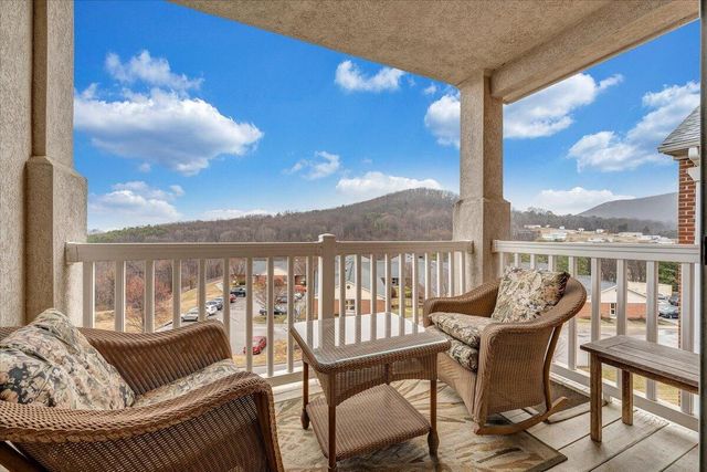 4444 Pheasant Ridge Rd Apt 405, Roanoke, VA 24014