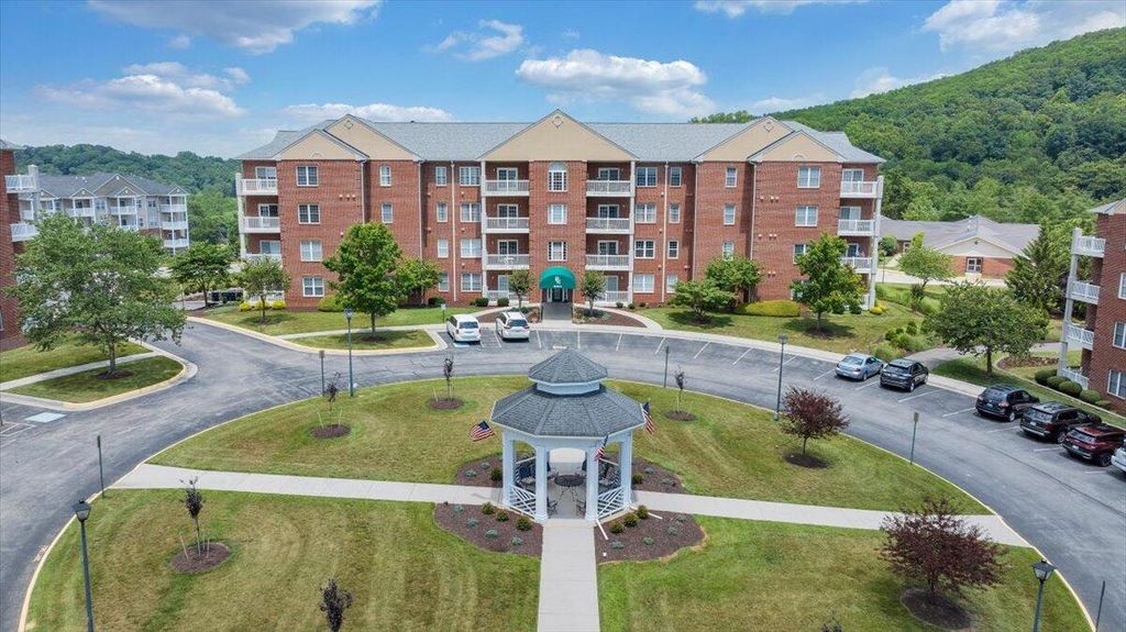 4444 Pheasant Ridge Rd Apt 405, Roanoke, VA 24014