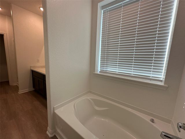 122 Tejas Village Parkway, Beasley, TX 77417