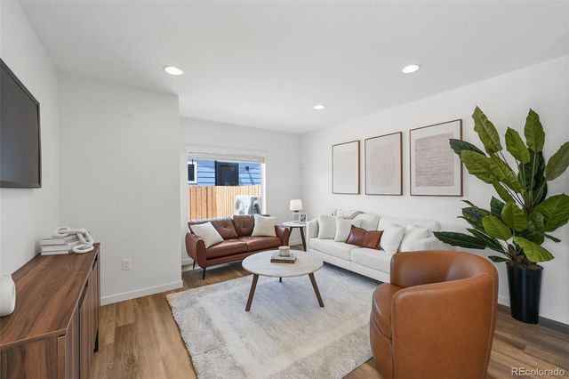 1391 N Akron Street, Aurora, CO 80010