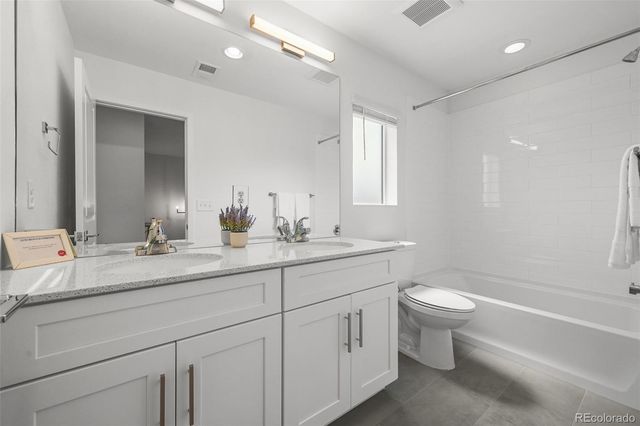 1391 N Akron Street, Aurora, CO 80010