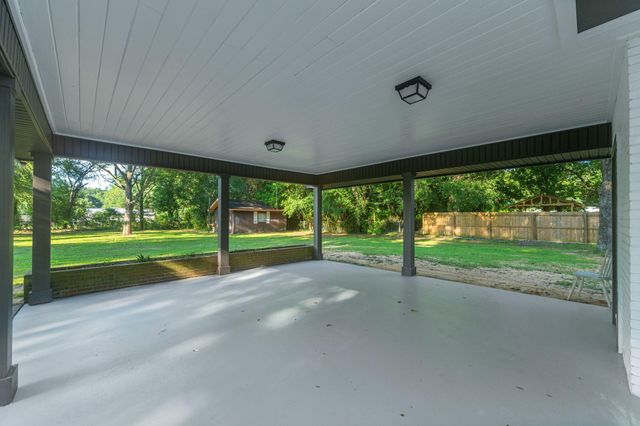 2364 Susan Drive, Crestview, FL 32536