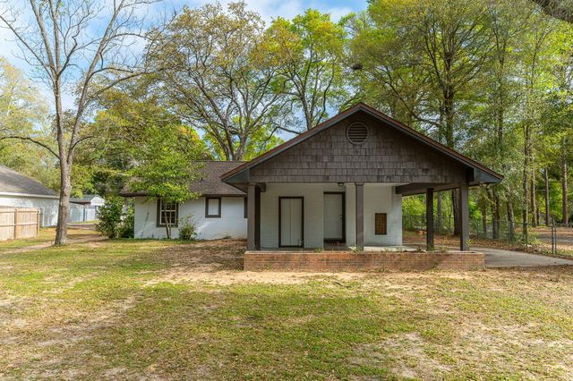 2364 Susan Drive, Crestview, FL 32536