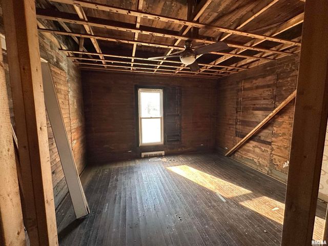 700 S 23RD Street, Herrin, IL 62948