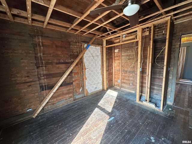 700 S 23RD Street, Herrin, IL 62948