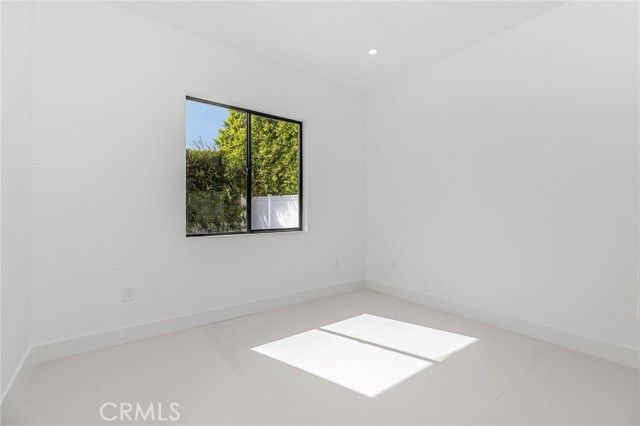 22845 Dolorosa Street, Woodland Hills (los Angeles), CA 91367