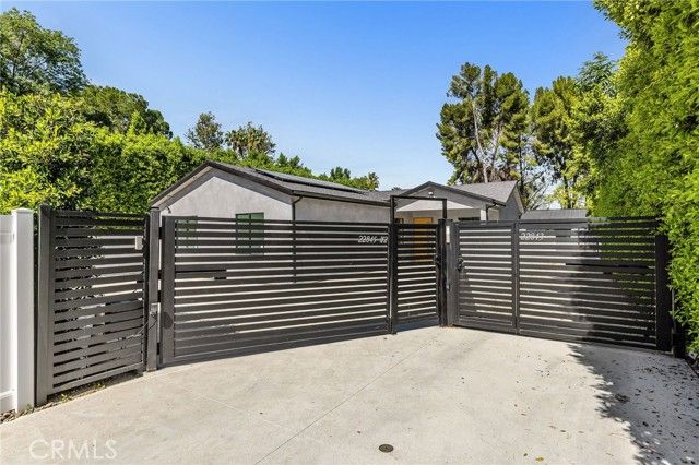 22845 Dolorosa Street, Woodland Hills (los Angeles), CA 91367