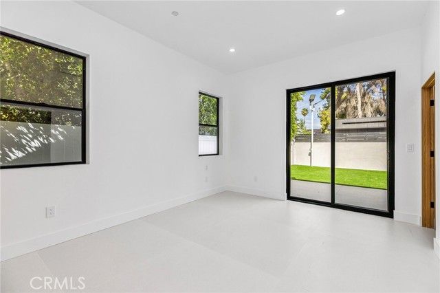 22845 Dolorosa Street, Woodland Hills (los Angeles), CA 91367