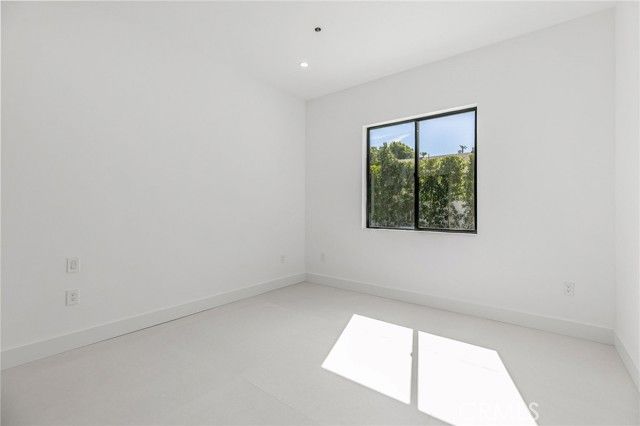 22845 Dolorosa Street, Woodland Hills (los Angeles), CA 91367