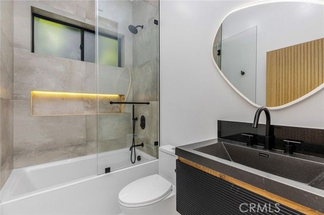 22845 Dolorosa Street, Woodland Hills (los Angeles), CA 91367