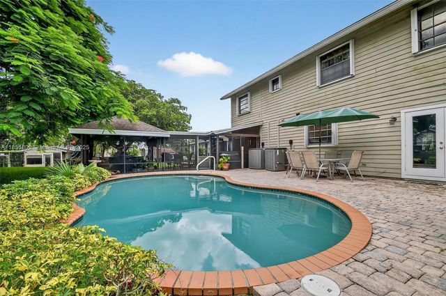 9435 El Paso Dr, Lake Worth, FL 33467