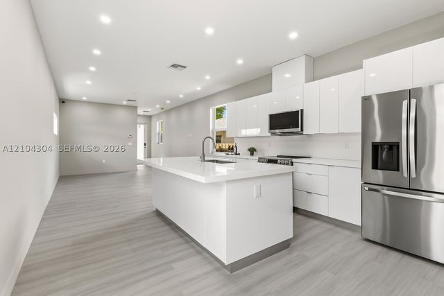 1028 NW 8th Ave, Fort Lauderdale, FL 33311