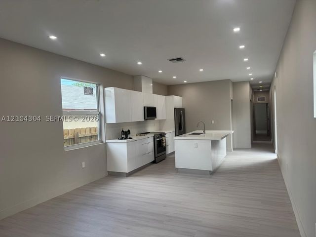 1028 NW 8th Ave, Fort Lauderdale, FL 33311