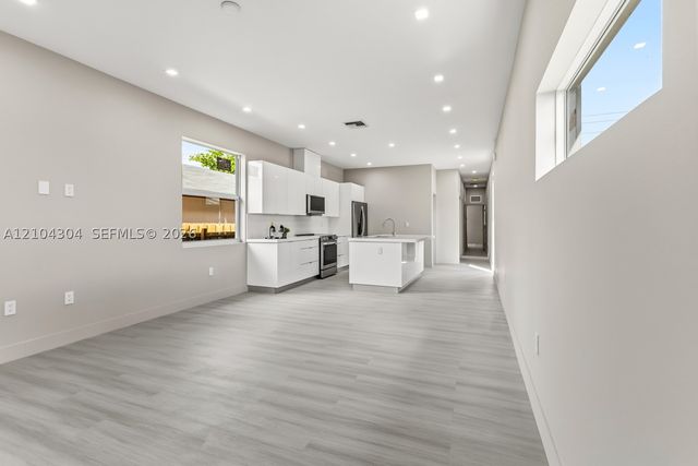 1028 NW 8th Ave, Fort Lauderdale, FL 33311