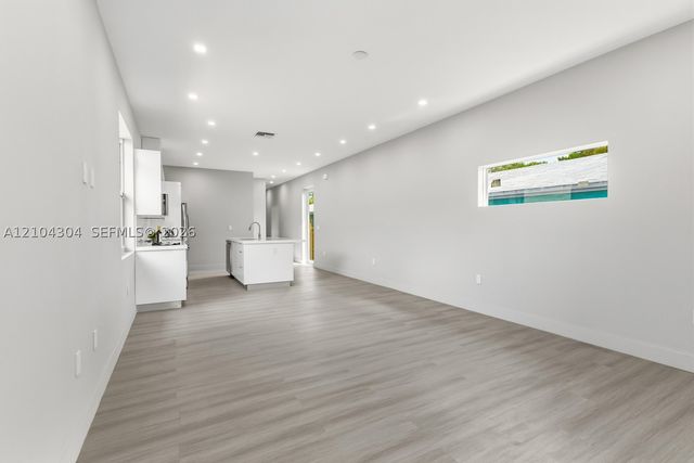 1028 NW 8th Ave, Fort Lauderdale, FL 33311
