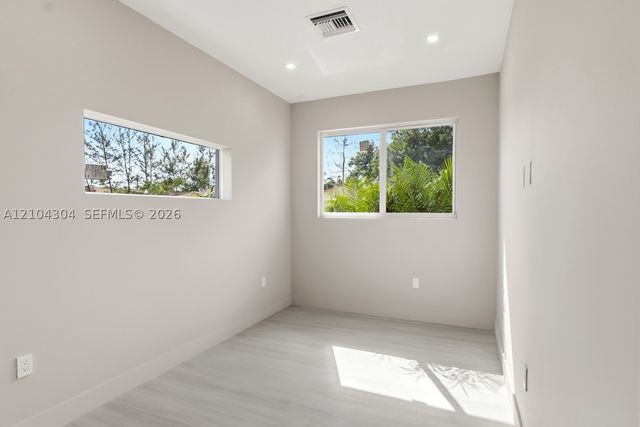 1028 NW 8th Ave, Fort Lauderdale, FL 33311