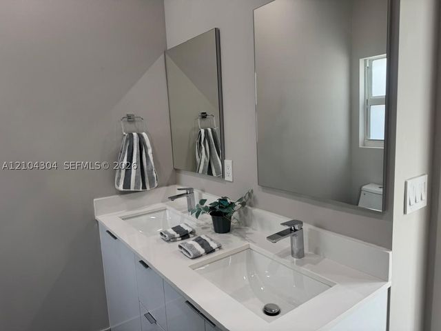 1028 NW 8th Ave, Fort Lauderdale, FL 33311