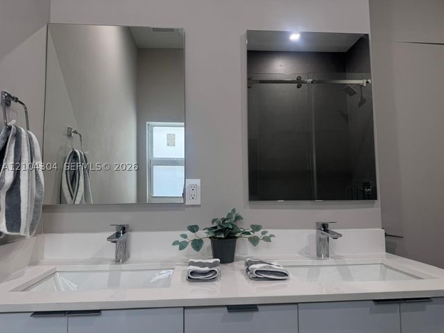 1028 NW 8th Ave, Fort Lauderdale, FL 33311