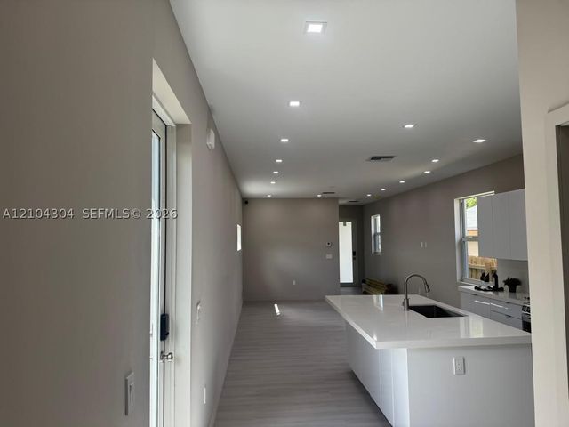 1028 NW 8th Ave, Fort Lauderdale, FL 33311