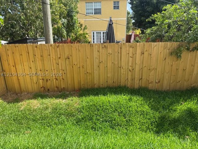 1028 NW 8th Ave, Fort Lauderdale, FL 33311