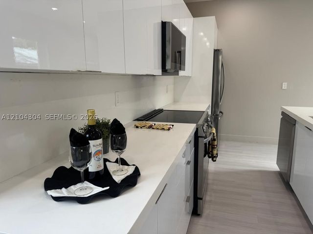 1028 NW 8th Ave, Fort Lauderdale, FL 33311