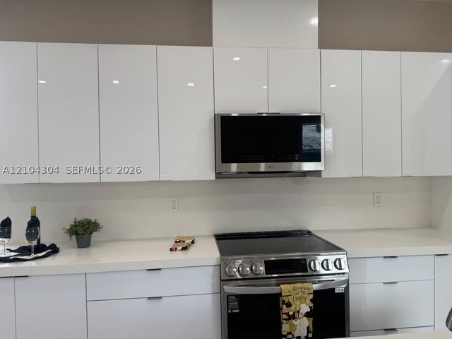 1028 NW 8th Ave, Fort Lauderdale, FL 33311