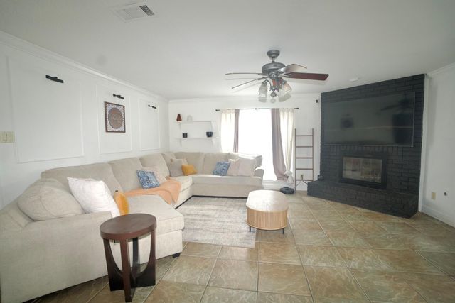 29 Dover Drive, Conroe, TX 77304