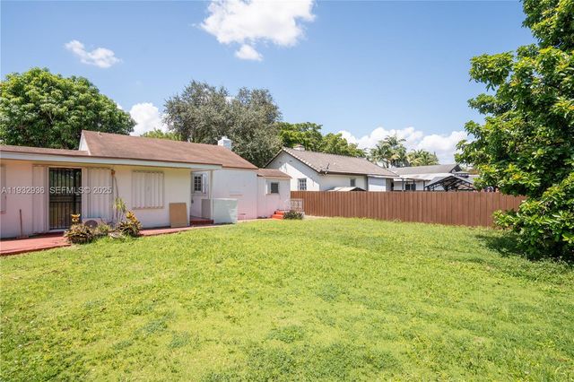 435 SW 33rd Ave 4, Miami, FL 33135