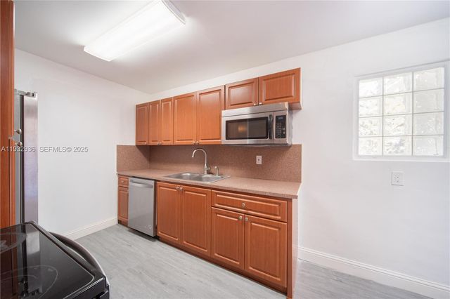 435 SW 33rd Ave 4, Miami, FL 33135