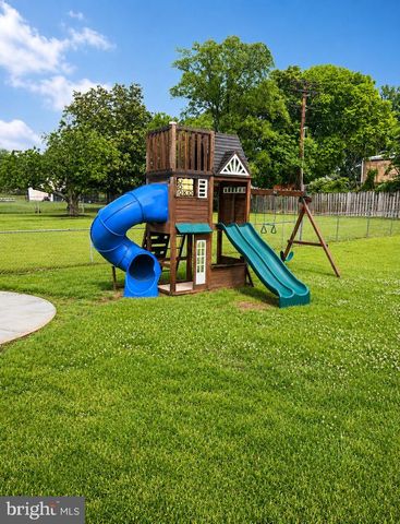 5706 CAMP SPRINGS AVE, Temple Hills, MD 20748