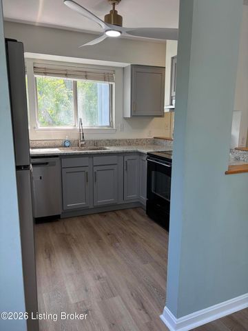 2 Lake Ave, Louisville, KY 40206