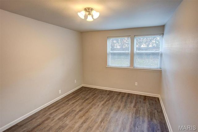 1926 Hunting Lake Court 103, St Louis, MO 63122