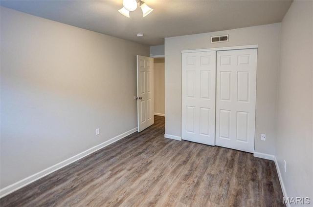 1926 Hunting Lake Court 103, St Louis, MO 63122