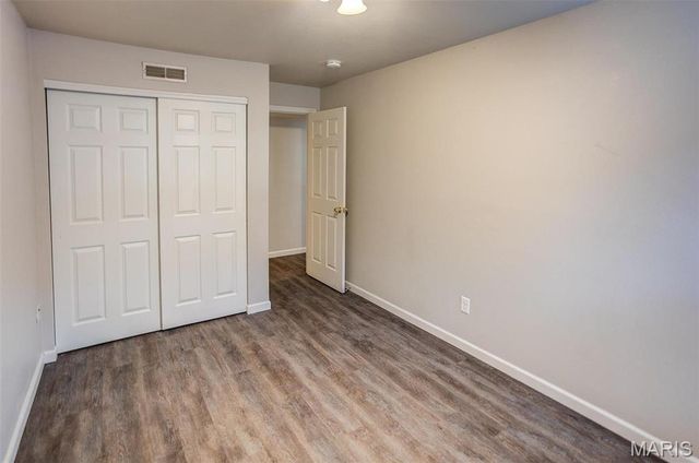 1926 Hunting Lake Court 103, St Louis, MO 63122