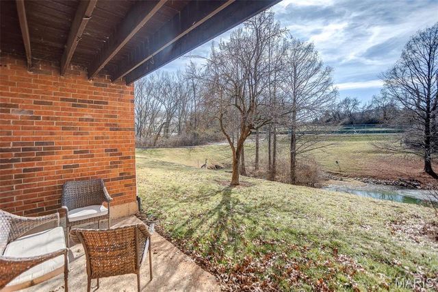 1926 Hunting Lake Court 103, St Louis, MO 63122