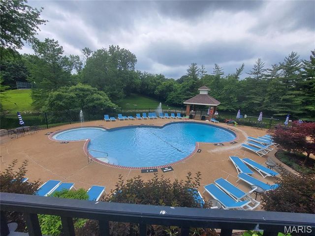 1926 Hunting Lake Court 103, St Louis, MO 63122