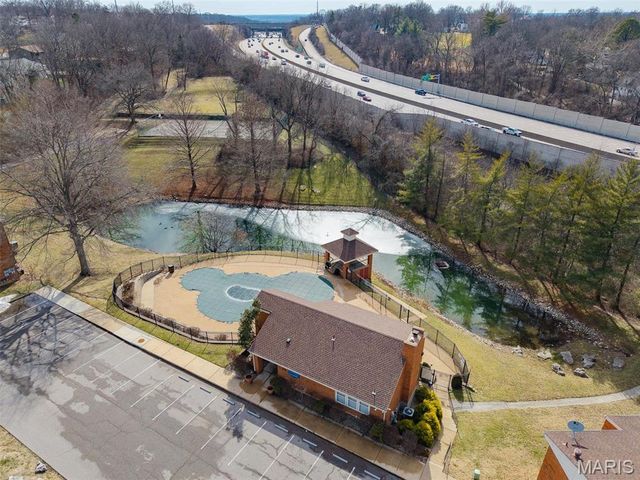 1926 Hunting Lake Court 103, St Louis, MO 63122