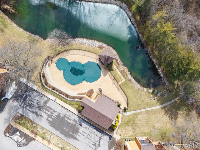 1926 Hunting Lake Court 103, St Louis, MO 63122