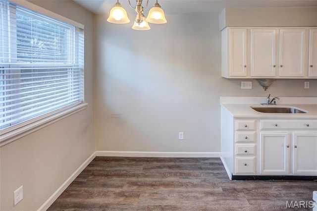 1926 Hunting Lake Court 103, St Louis, MO 63122