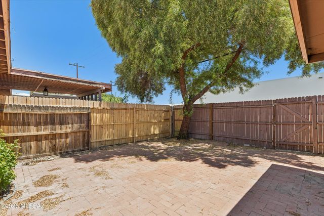 3960 E Flower St Apt 30, Tucson, AZ 85712