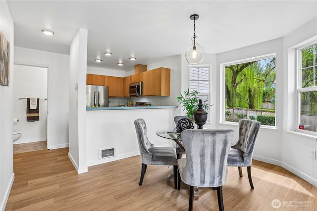 7118 NE 171st Lane, Kenmore, WA 98028