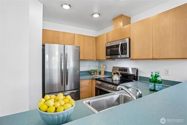 7118 NE 171st Lane, Kenmore, WA 98028